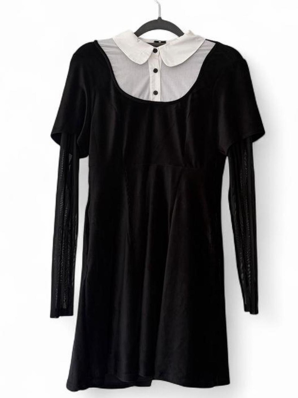 Wednesday Black Velvet Collared Twofer
Long-Sleeve Dress Size L